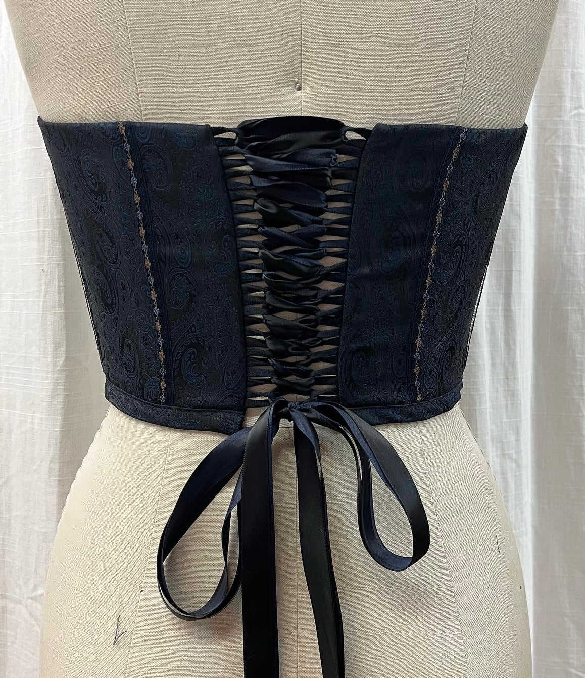 Corset with boning, style 01